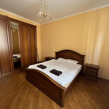 House з кондиціонером *